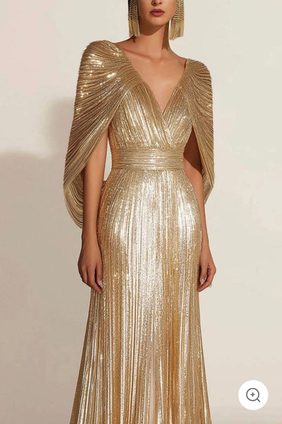Aurélie | Goldenes plissiertes Abendkleid mit Cape