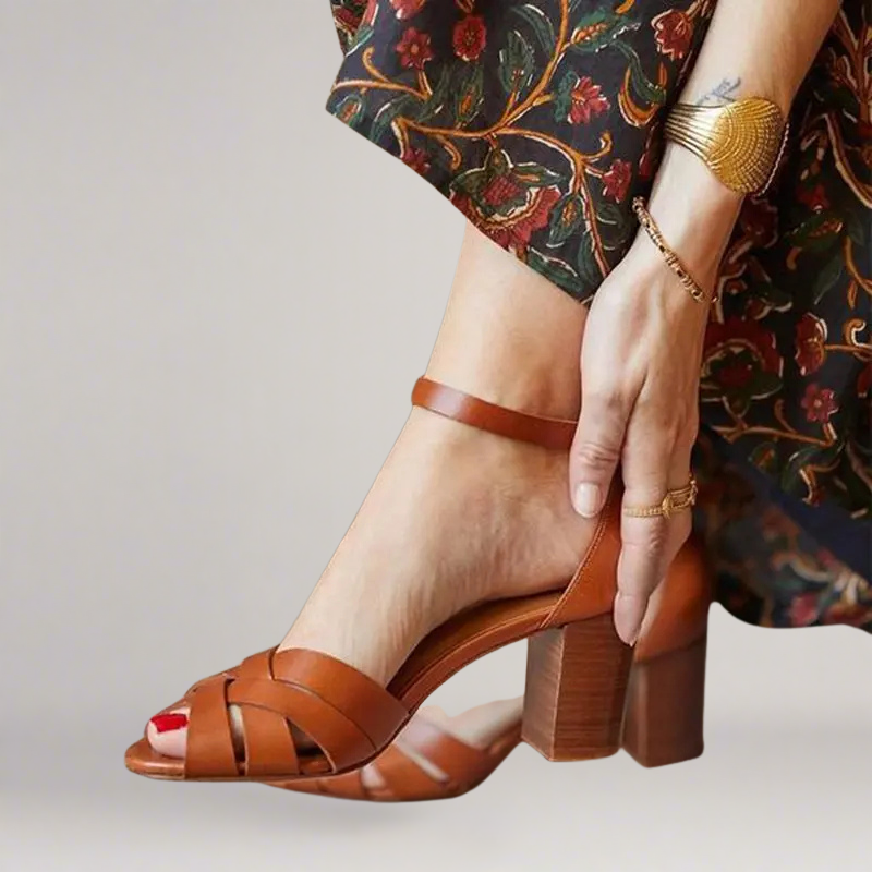 Emily | Offene Artisan-Sandale mit Keilabsatz
