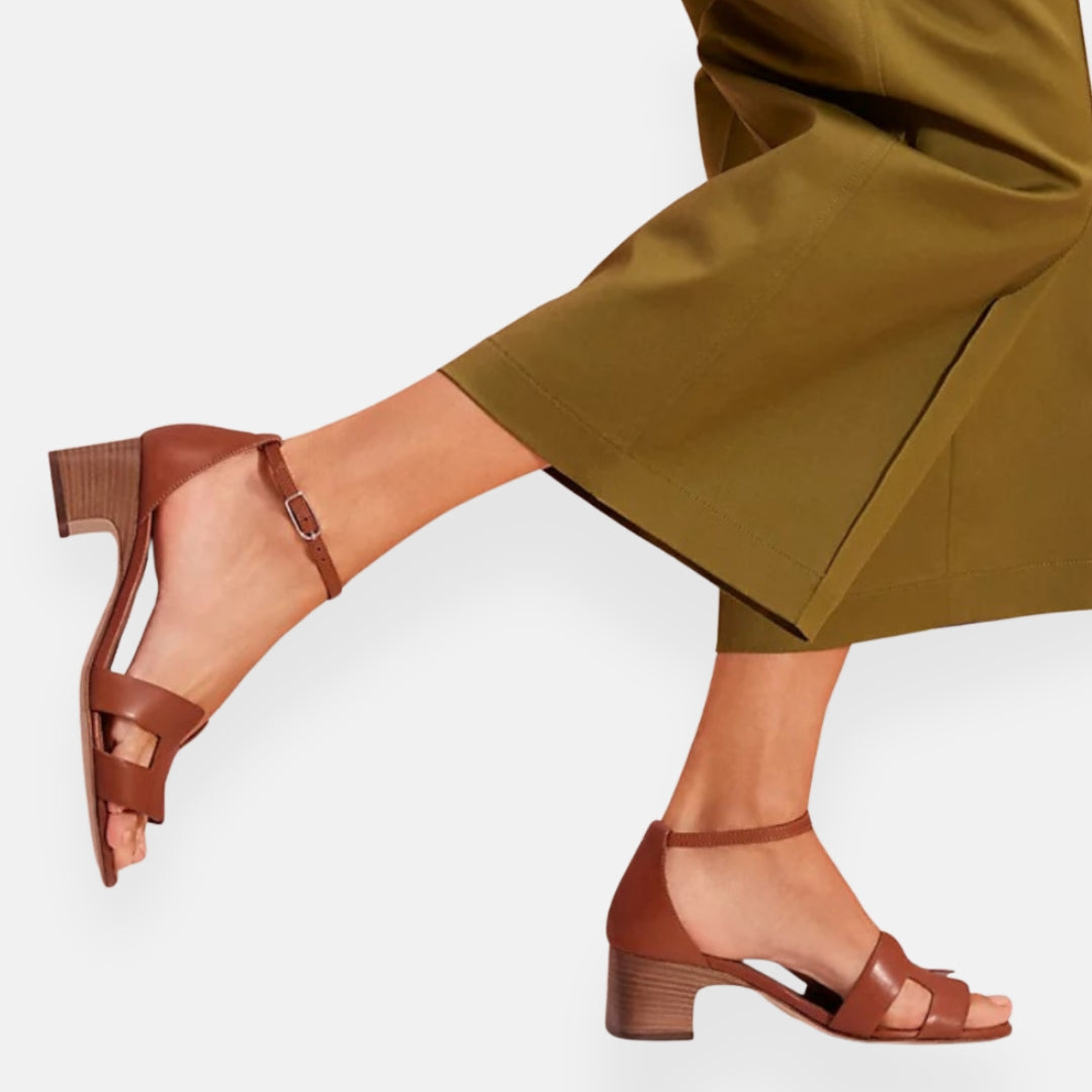 Elena | Sandalen mit Knöchelriemen und Absatz
