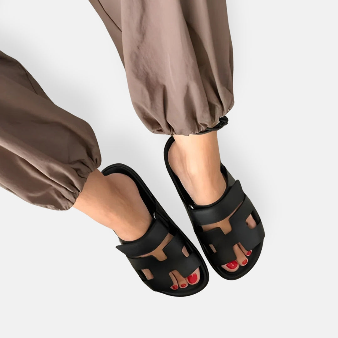 Bruna | Komfortable Pantoletten mit Lochmuster