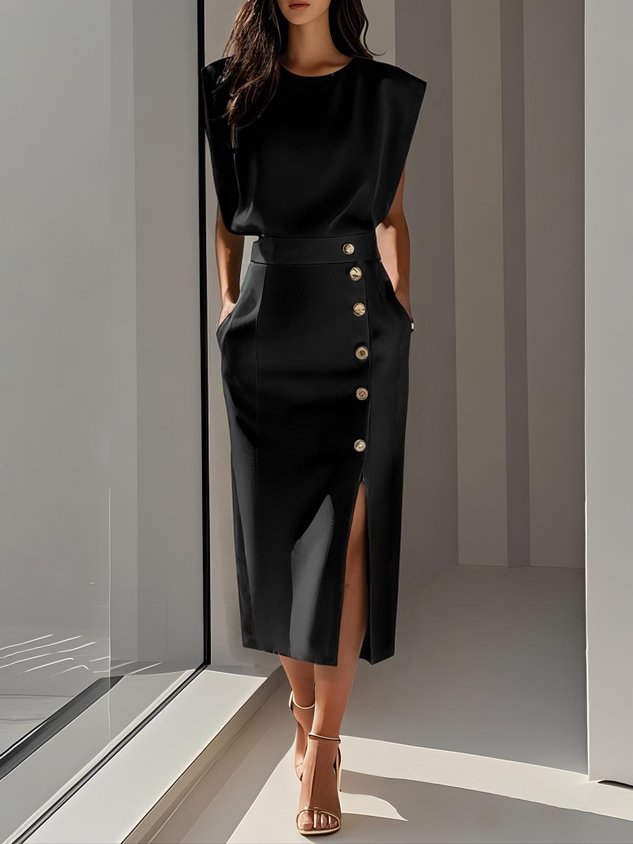 Einfarbiges Midikleid mit Knopfschlitz und Rundhalsausschnitt 