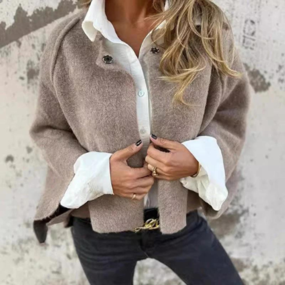 Delfina | Schicke doppellagige Strickjacke