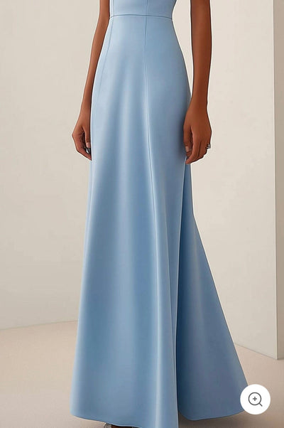 Cléa | Hellblaues Kleid mit schickem Ausschnitt und Schleifendetail