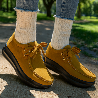 Bequeme Freizeitschuhe mit Plateau-Sohle