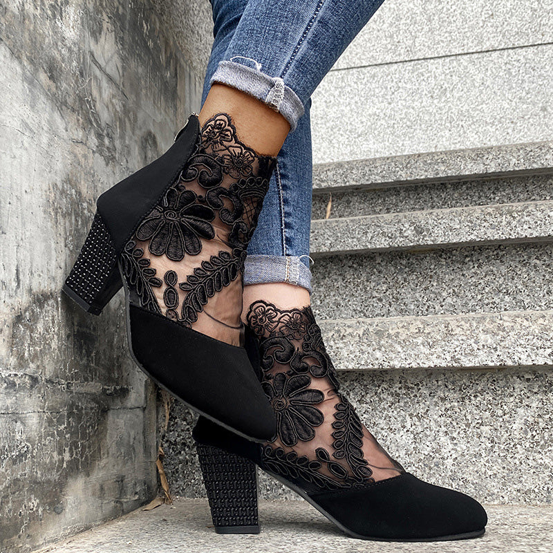Elegante Ankle Boots mit Spitze & Blockabsatz