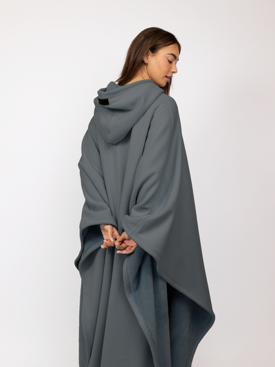 Fleece-Poncho mit Kapuze