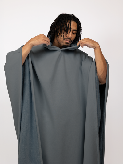 Fleece-Poncho mit Kapuze
