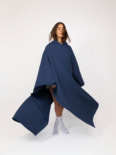 Fleece-Poncho mit Kapuze
