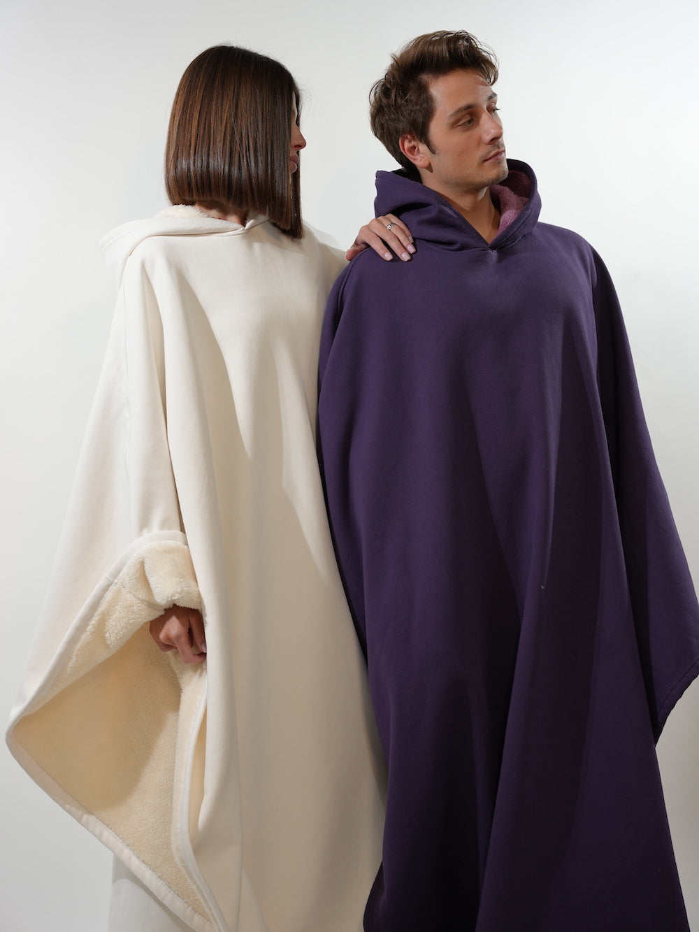 Fleece-Poncho mit Kapuze