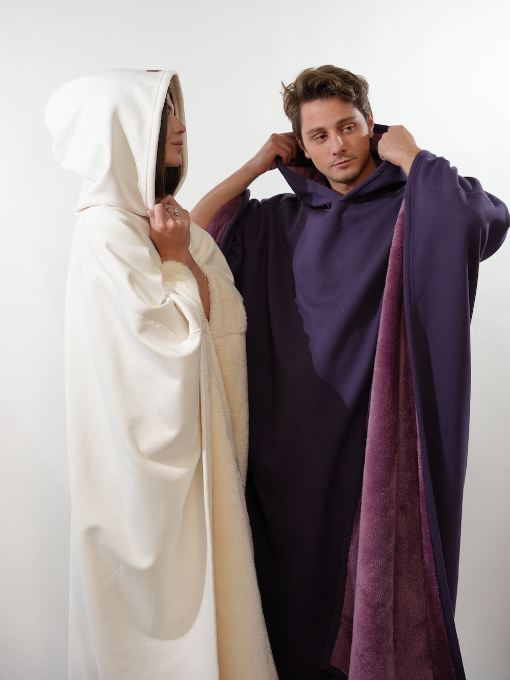 Fleece-Poncho mit Kapuze