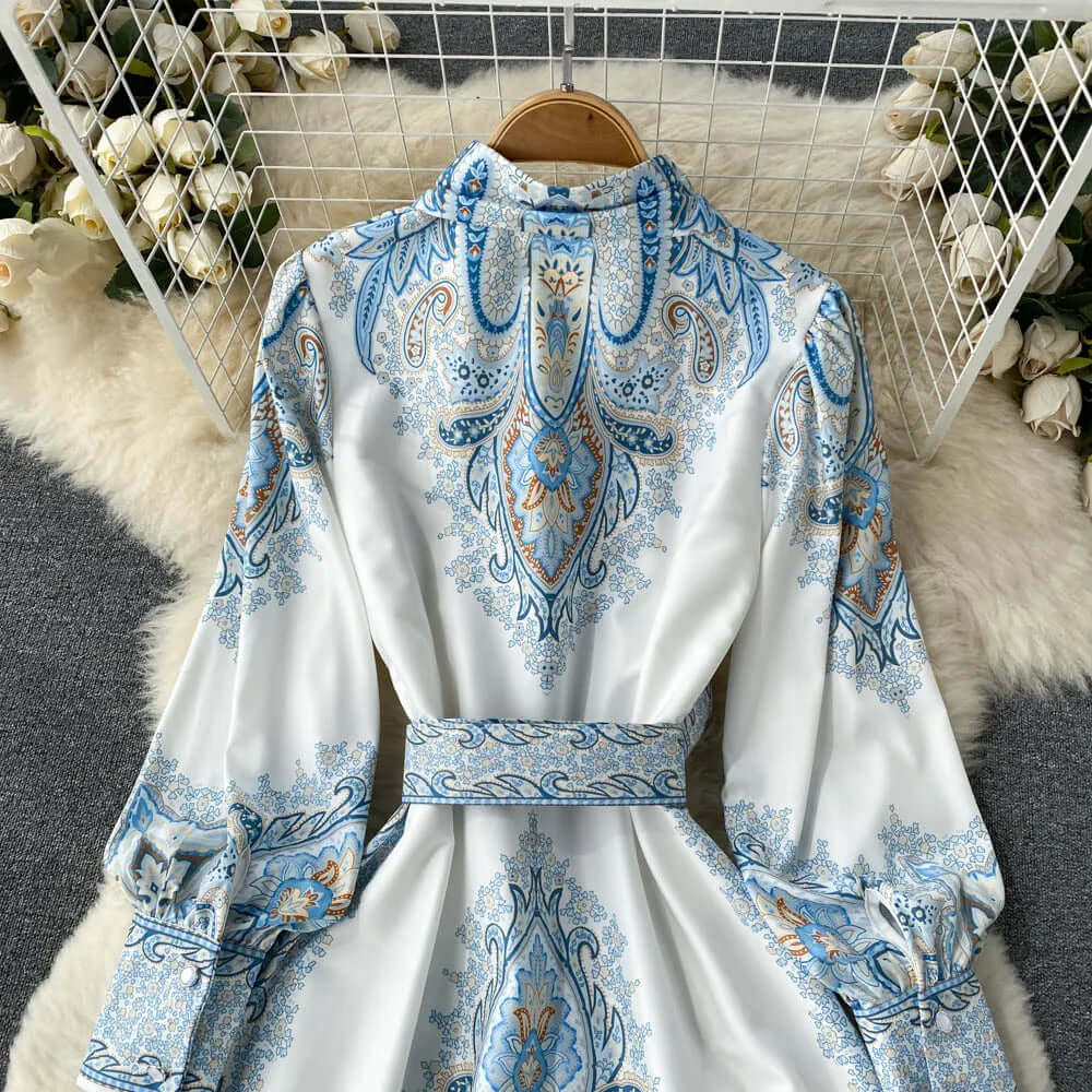 Brunhilde | A-Linien-Kleid mit Blumengürtel