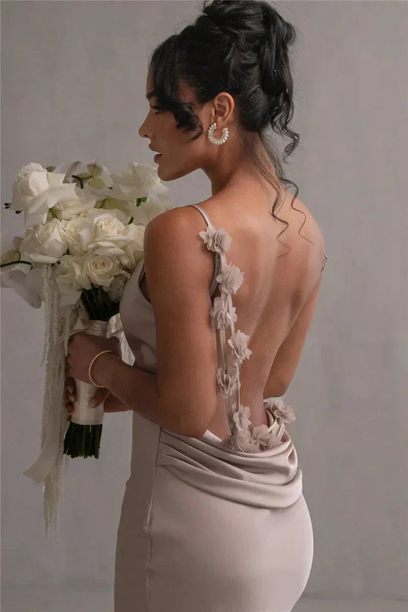 Cassiane – Elegantes Kleid mit Satinblumen