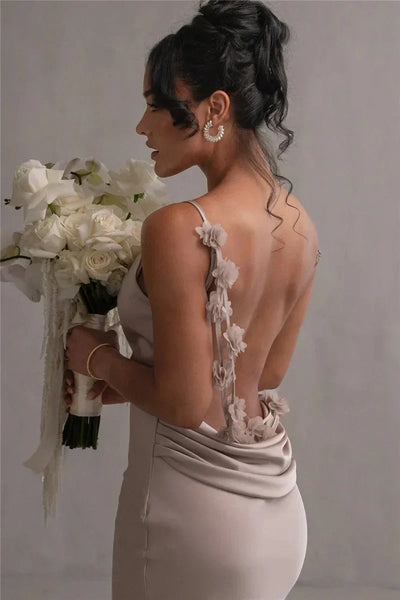 Cassiane – Elegantes Kleid mit Satinblumen
