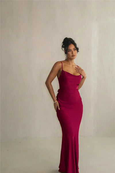 Cassiane – Elegantes Kleid mit Satinblumen