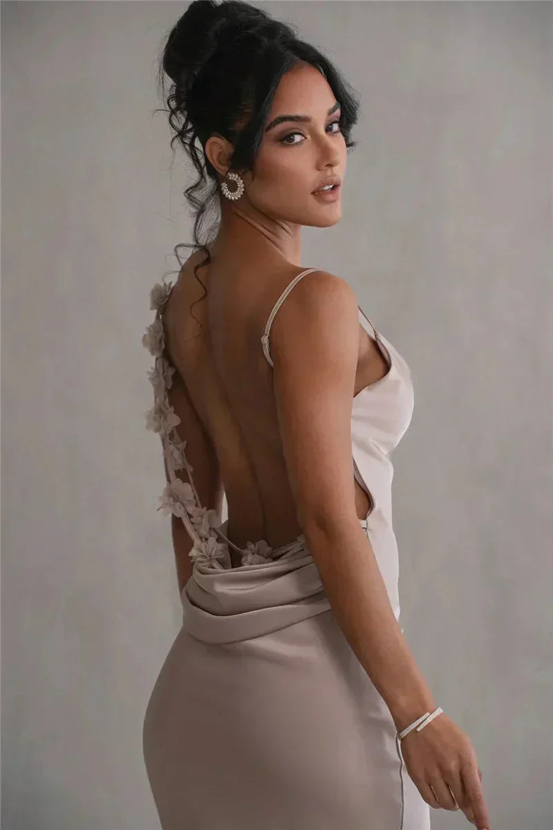 Cassiane – Elegantes Kleid mit Satinblumen