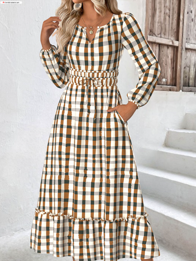 Beige kariertes Kleid mit langen Ärmeln und geschlitztem Ausschnitt