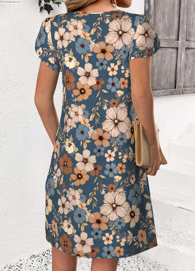 Buntes Blumendruckkleid mit kurzem Schlitz und rundem Ausschnitt