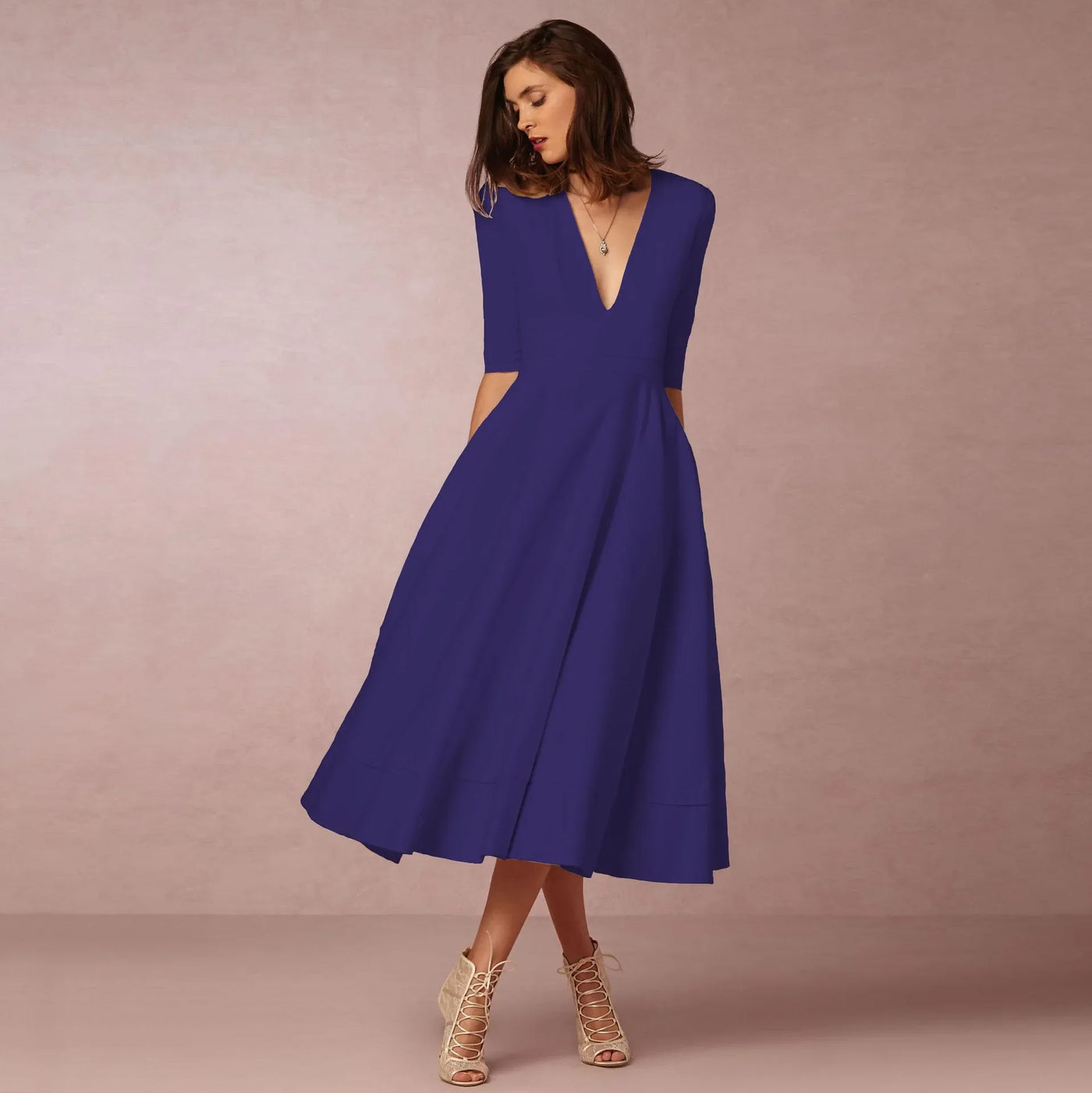 Hannelore | Elegantes Prinzessinnenkleid mit V-Ausschnitt