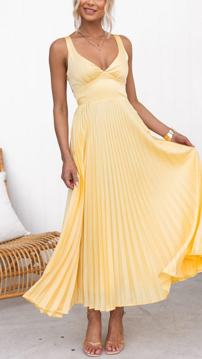 Aby - Gelbes, elegantes Plisseekleid