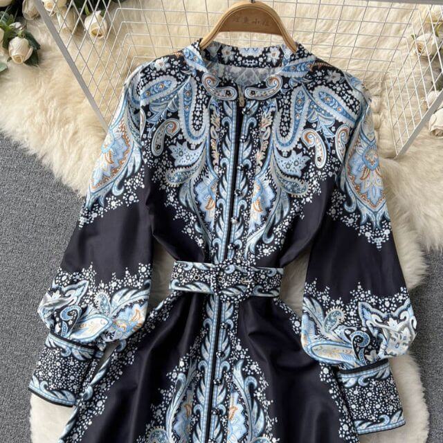 Brunhilde | A-Linien-Kleid mit Blumengürtel