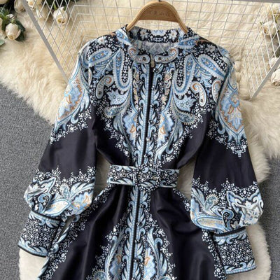 Brunhilde | A-Linien-Kleid mit Blumengürtel