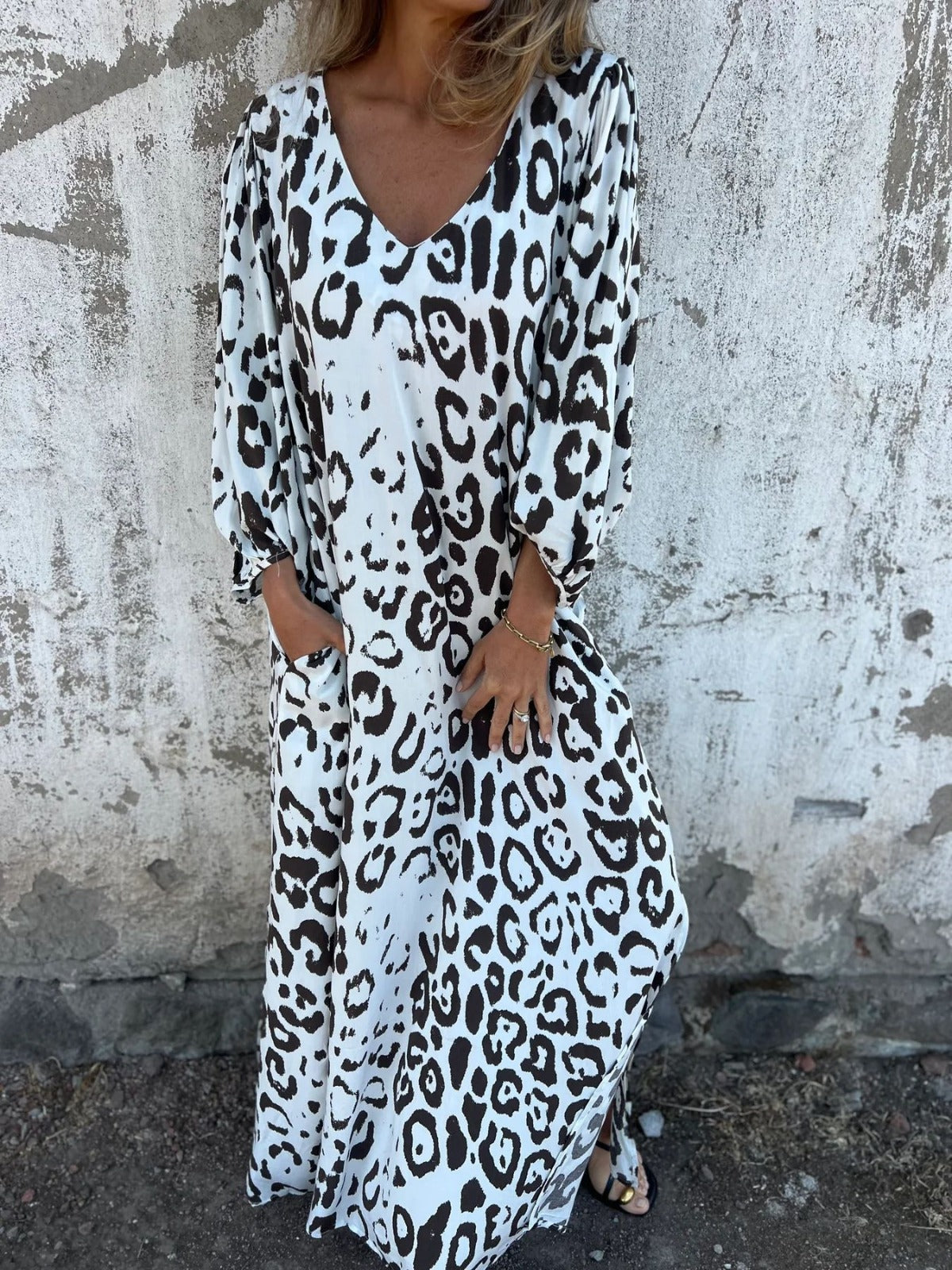 April – Langes Kleid mit wildem Print