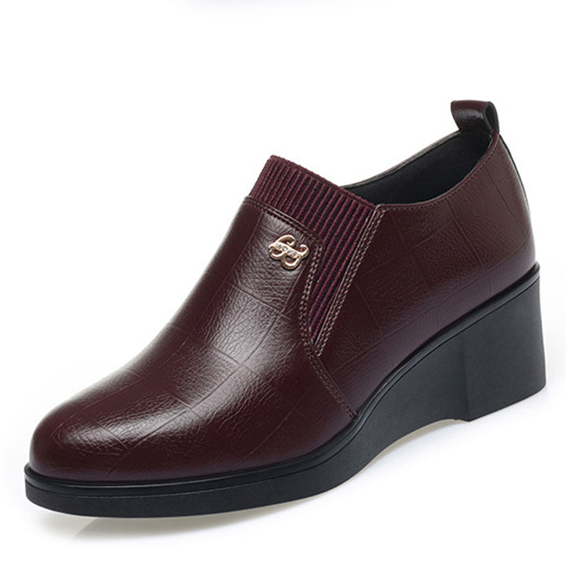 Elegante Slip On Keilschuhe aus Leder