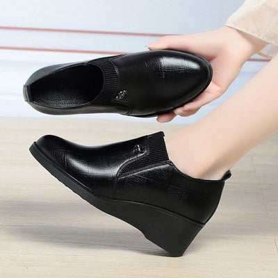 Elegante Slip On Keilschuhe aus Leder
