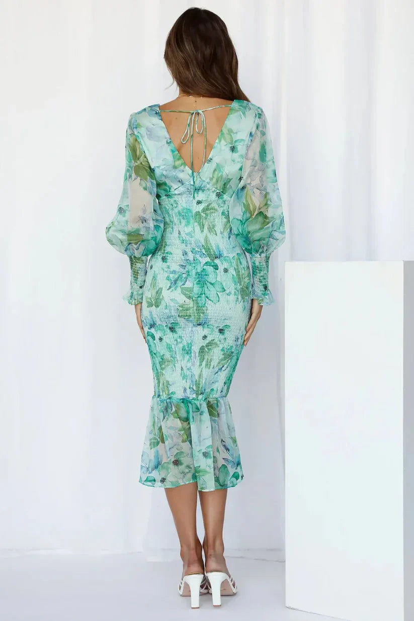 Eva | Elegantes Rüschenkleid mit V-Ausschnitt