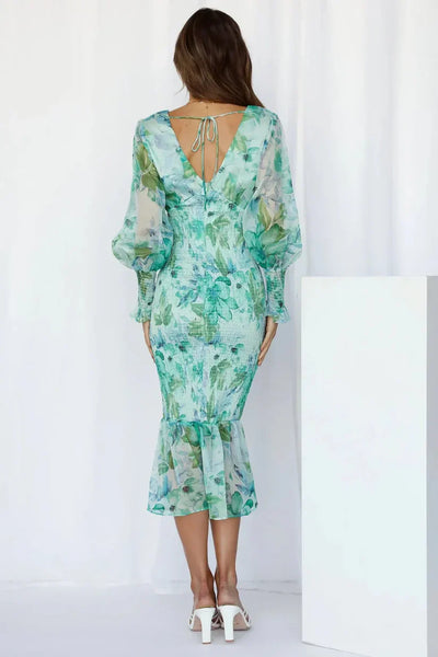 Eva | Elegantes Rüschenkleid mit V-Ausschnitt