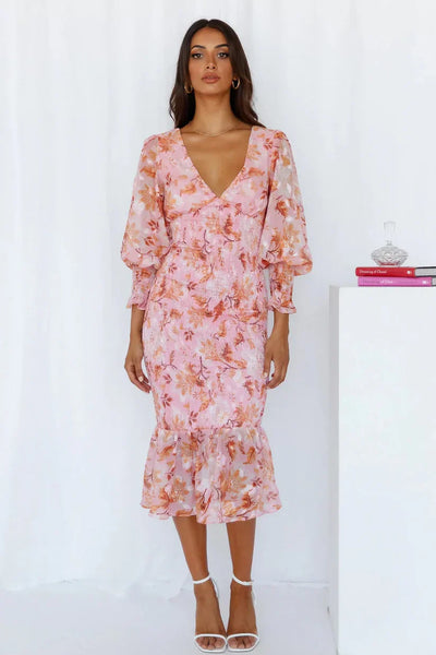 Eva | Elegantes Rüschenkleid mit V-Ausschnitt