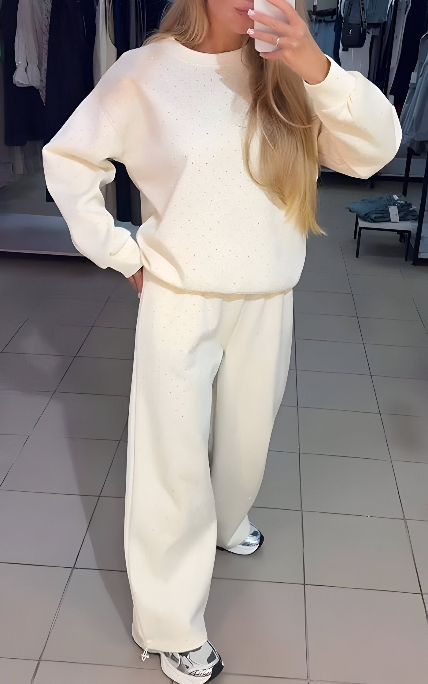 Bequemes Freizeit-Set mit Pullover und weiter Hose