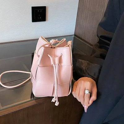 Tessara | Polierte Crossbody-Beuteltasche