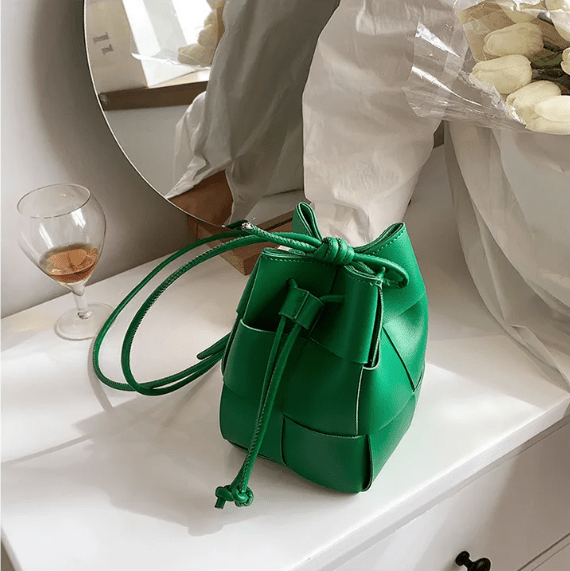 Tessara | Polierte Crossbody-Beuteltasche