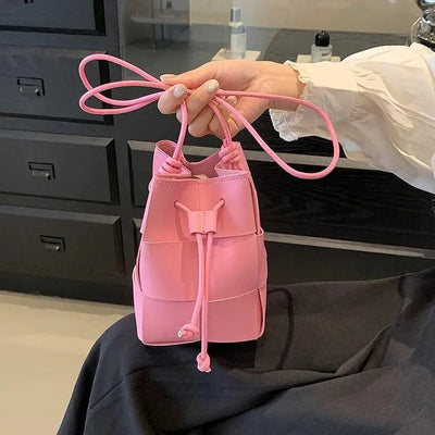 Tessara | Polierte Crossbody-Beuteltasche