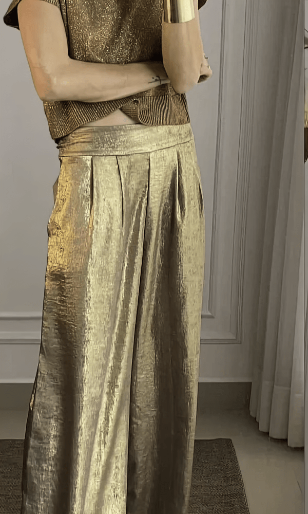 Felicia | Set aus Oberteil und Hose in Metallic-Optik