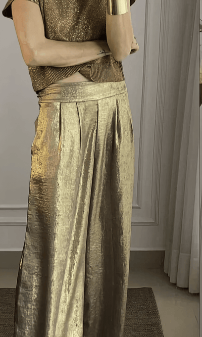 Felicia | Set aus Oberteil und Hose in Metallic-Optik