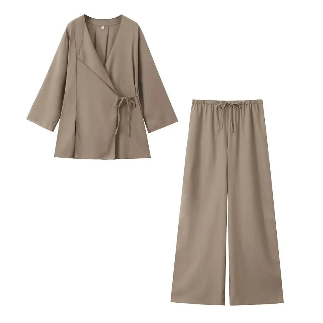 Selah | Elegantes zweiteiliges Wickeltop und Hose