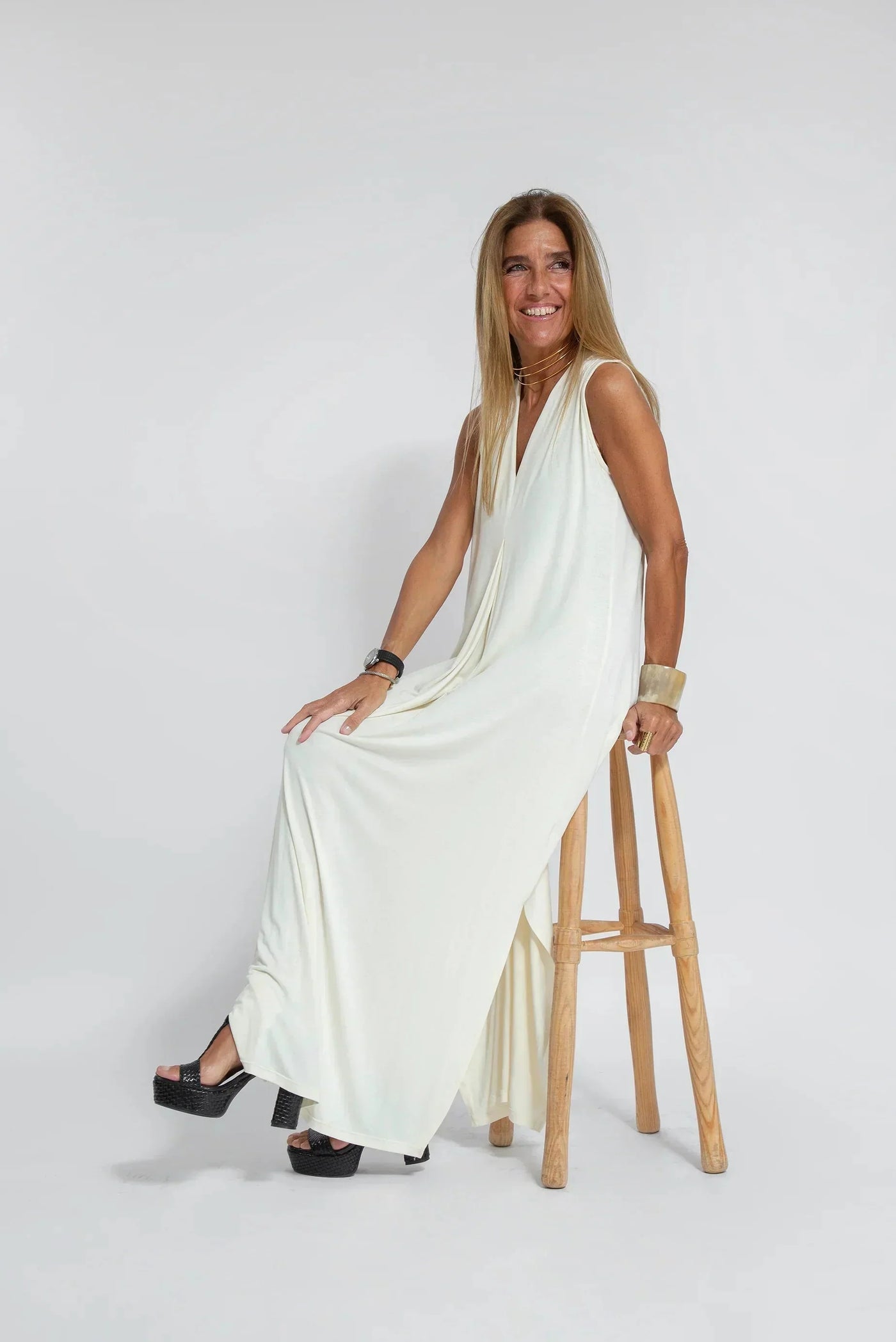 Zarelle | Flowing V-Neck Maxi Dress