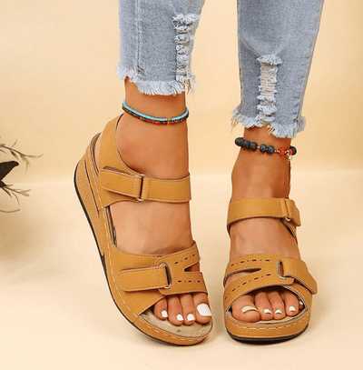 Miravea | Elegante Riemchensandalen mit Keilabsatz