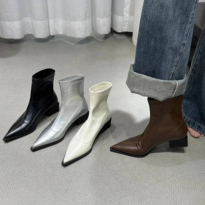 Beritha | Stilvolle spitze Stiefeletten