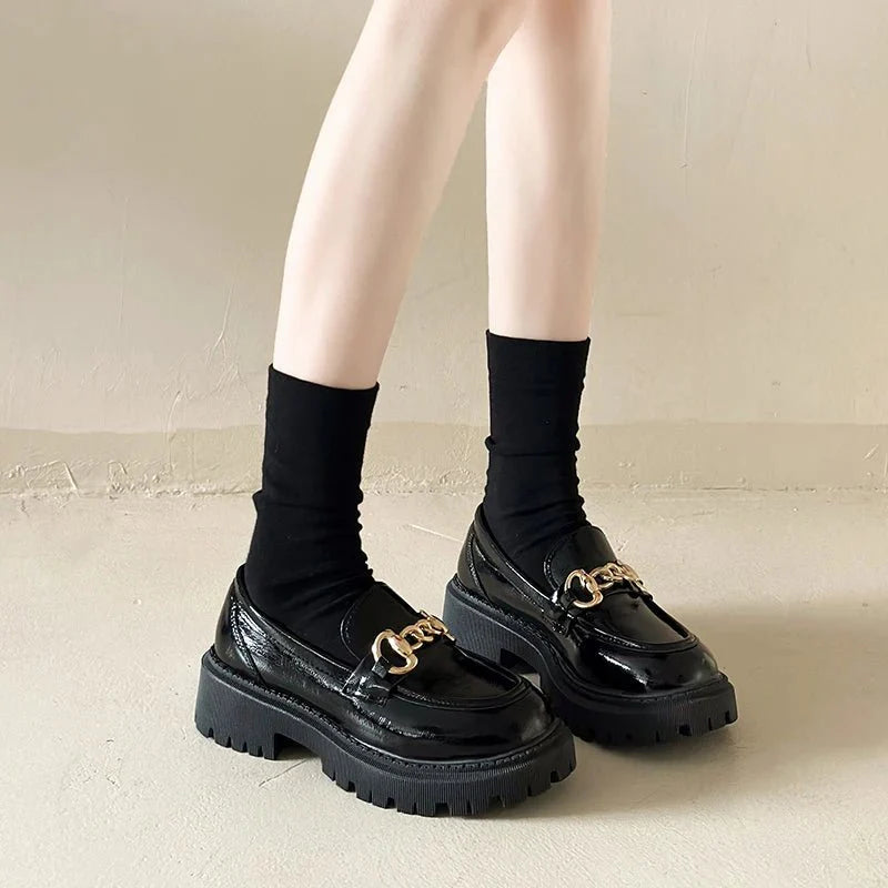 Galilea | Trendige Plateau-Loafer mit Ketten-Akzent