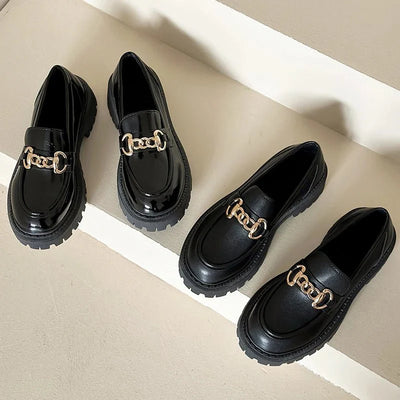Galilea | Trendige Plateau-Loafer mit Ketten-Akzent