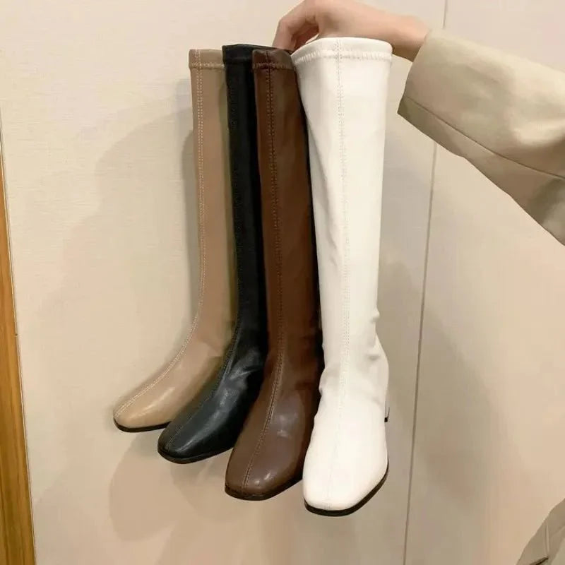 Anvella | Kniehohe Stiefel mit Blockabsatz