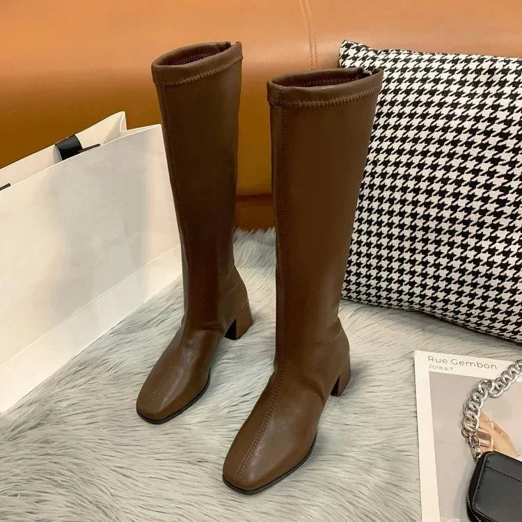 Anvella | Kniehohe Stiefel mit Blockabsatz
