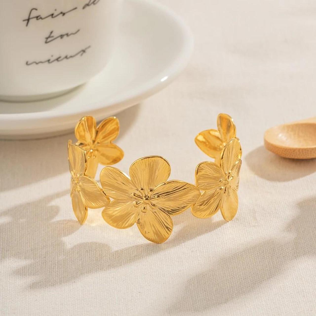 Fallon | Elegantes Armband im Blumenstil