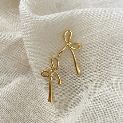 Merryn | Elegante, von Bändern inspirierte Ohrringe