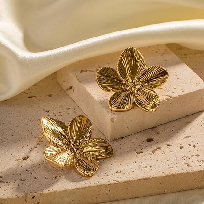 Uma | Elegante, blumeninspirierte Ohrhänger