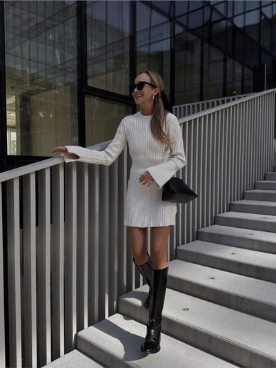 Thessira | Geripptes, figurbetontes Minikleid
