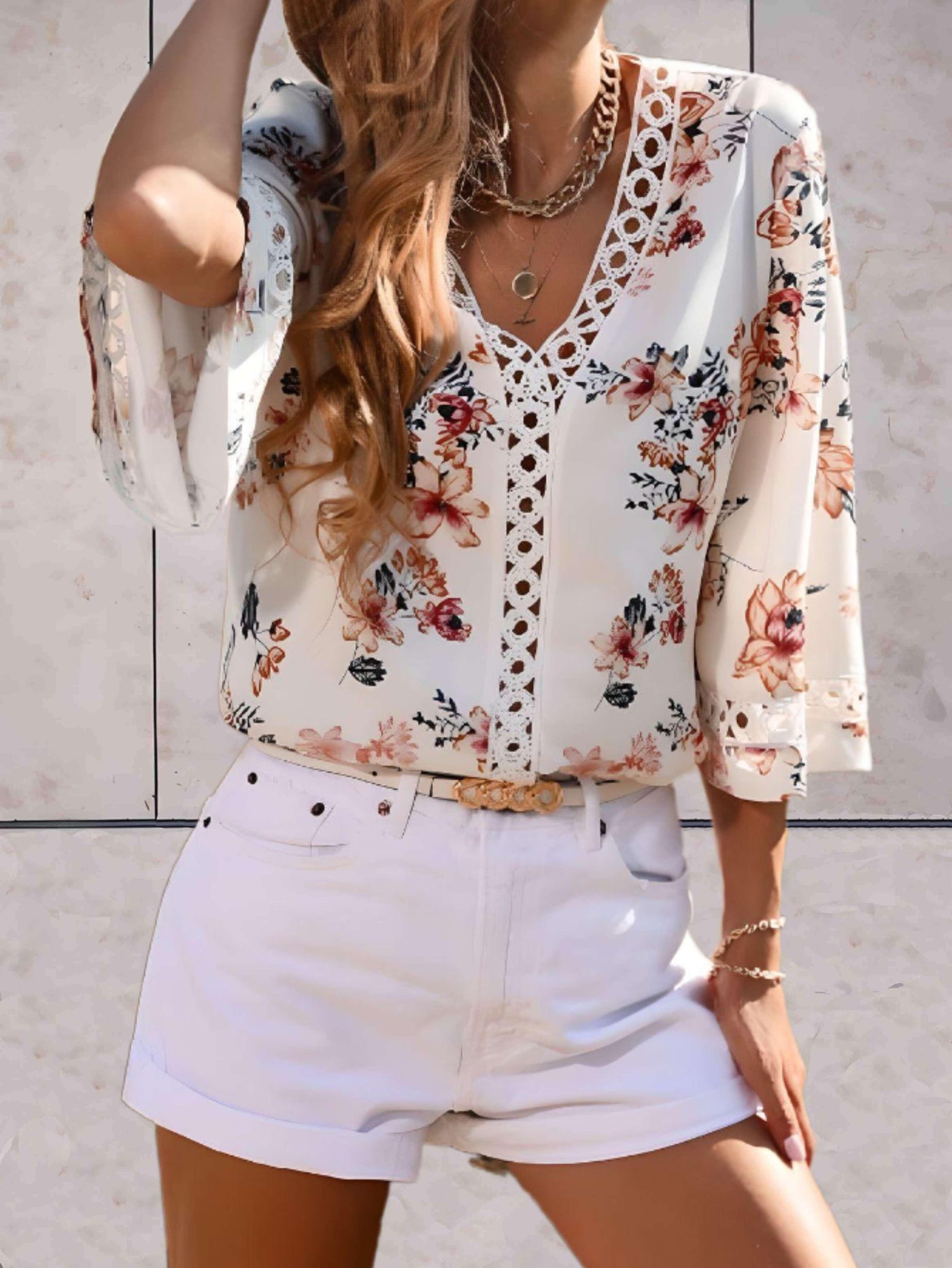 Noelle | Soft Bloom Bluse mit V-Ausschnitt